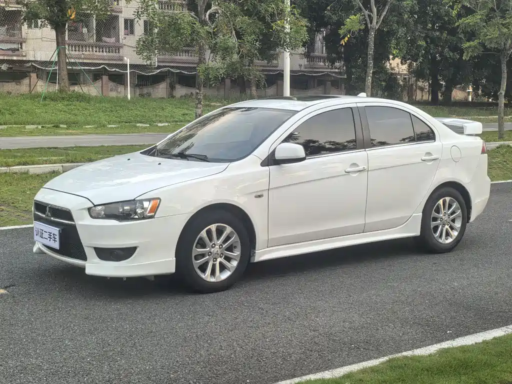 Mitsubishi Lancer