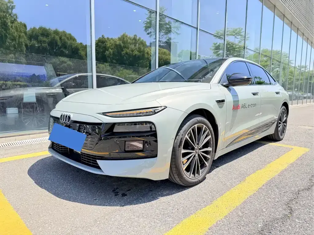 Audi 奥迪A6L E-Tron