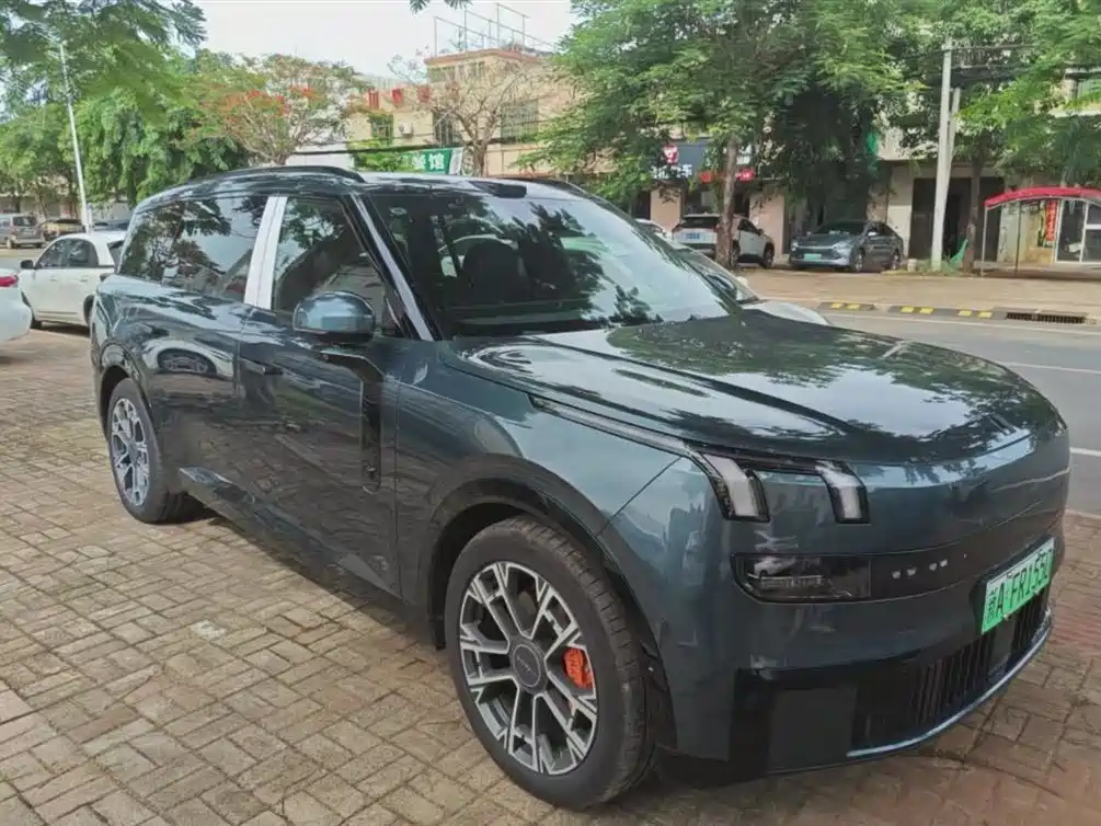 Lynk & Co 领克900