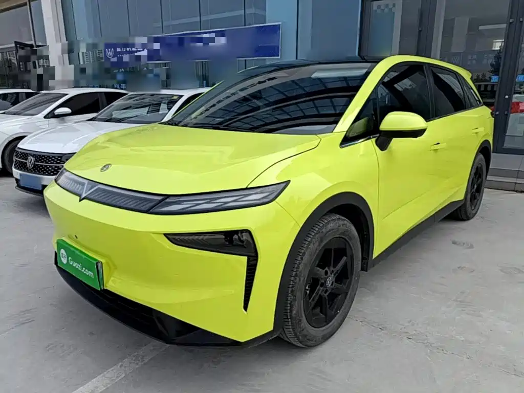 Venucia VX6