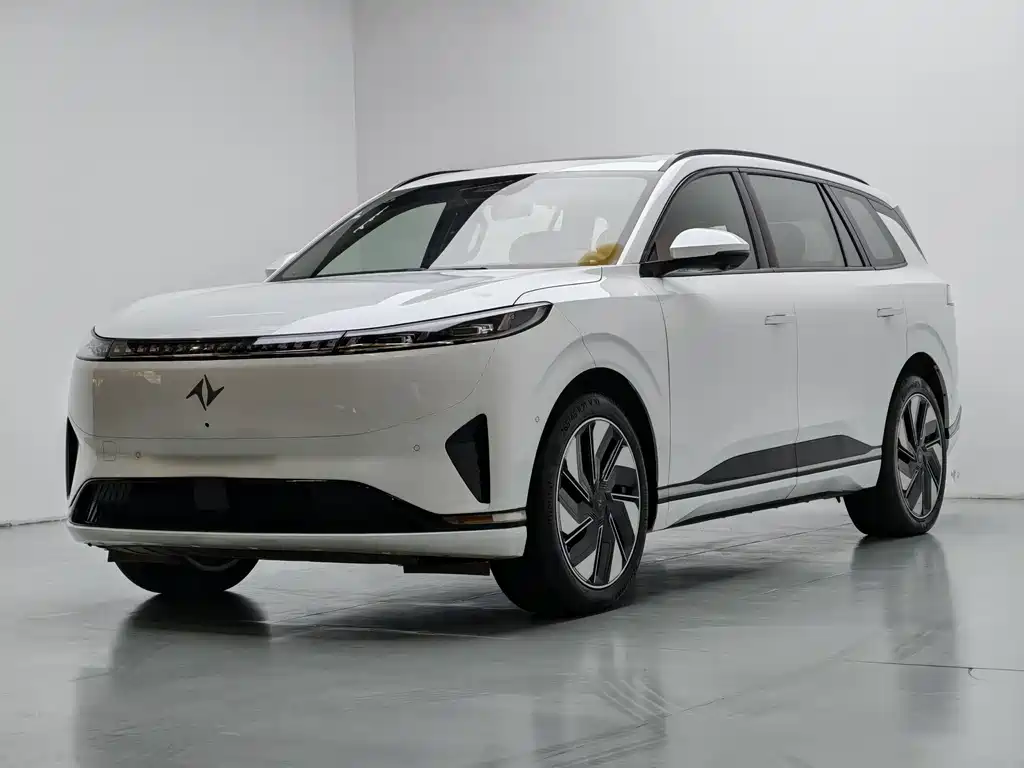 Dongfeng Eπ008