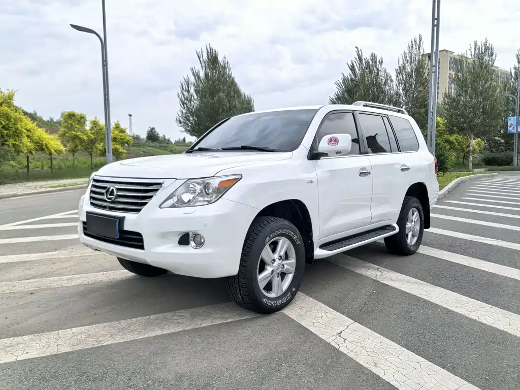 Lexus LX