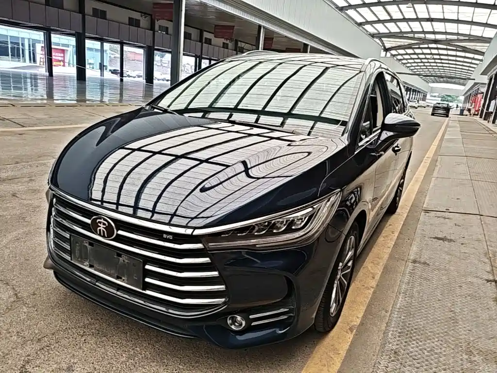 BYD MAX
