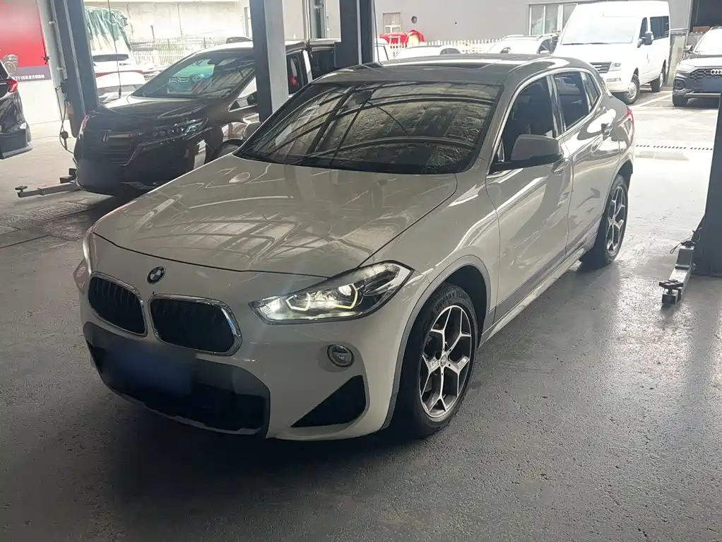 BMW X2 (Import)
