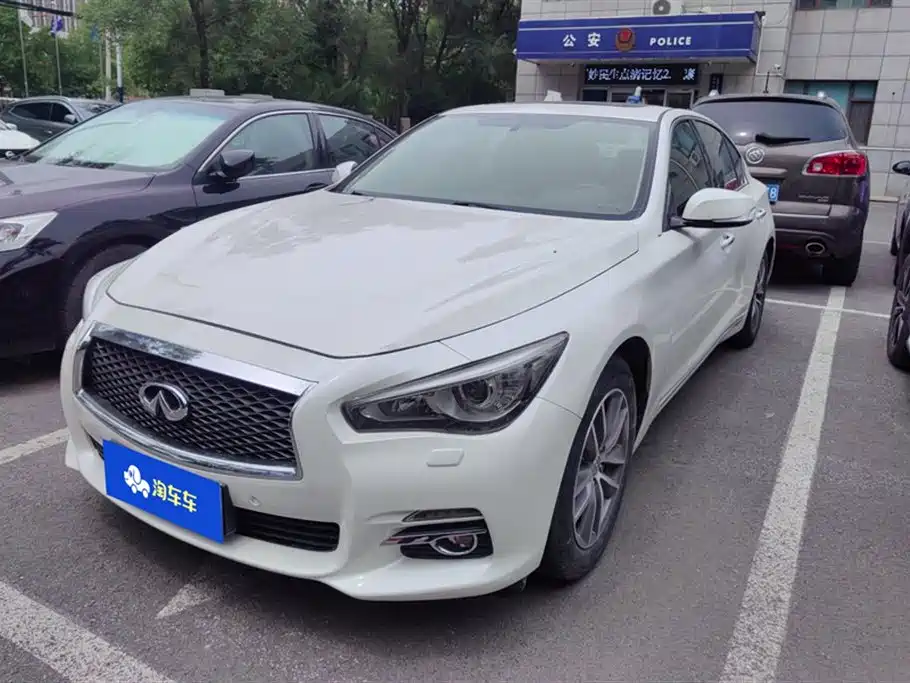 Infiniti Q50L