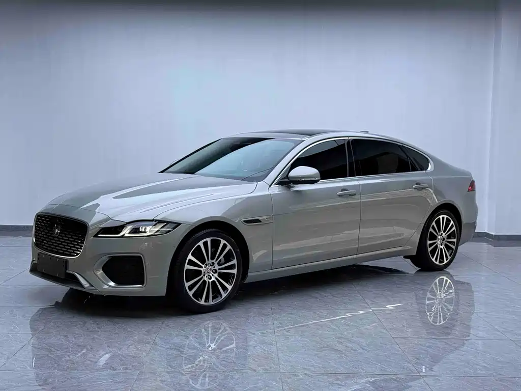 Jaguar XFL
