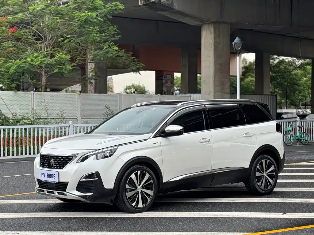 Peugeot 5008
