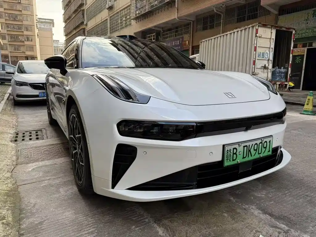 Zeekr 001