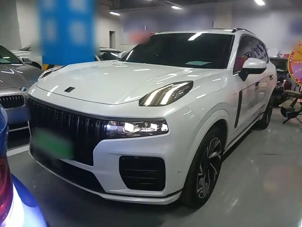 Lynk & Co 09