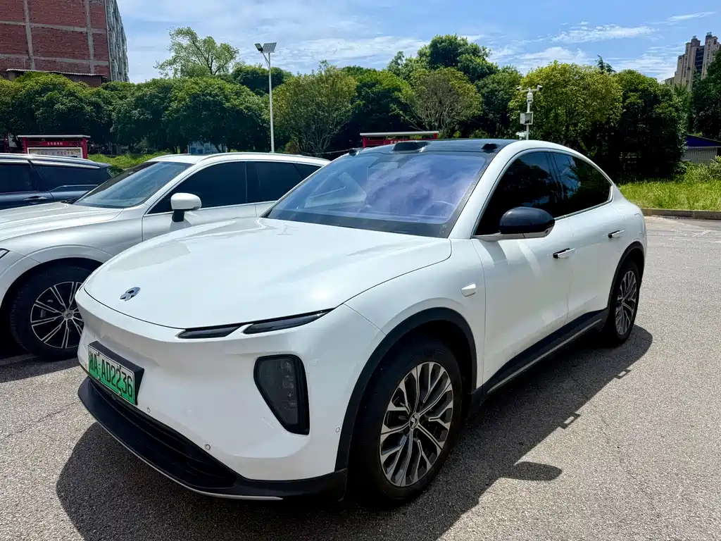 Nio EC6