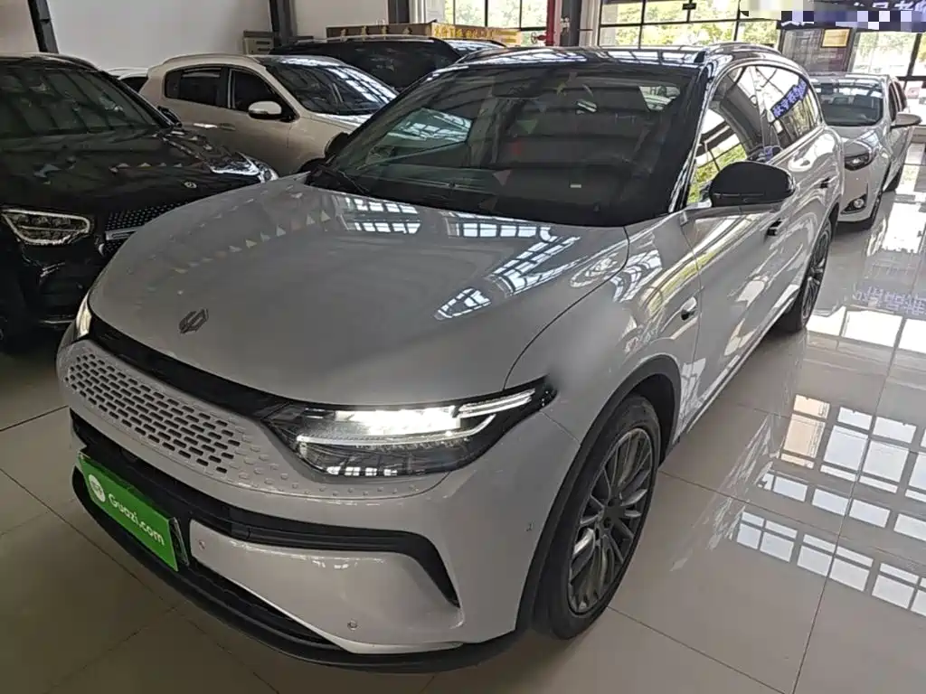 Leapmotor C11