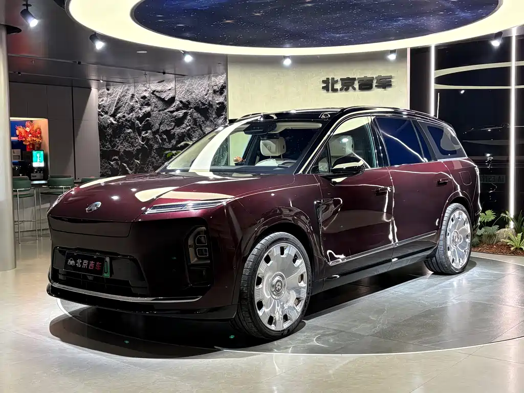 Nio ES8