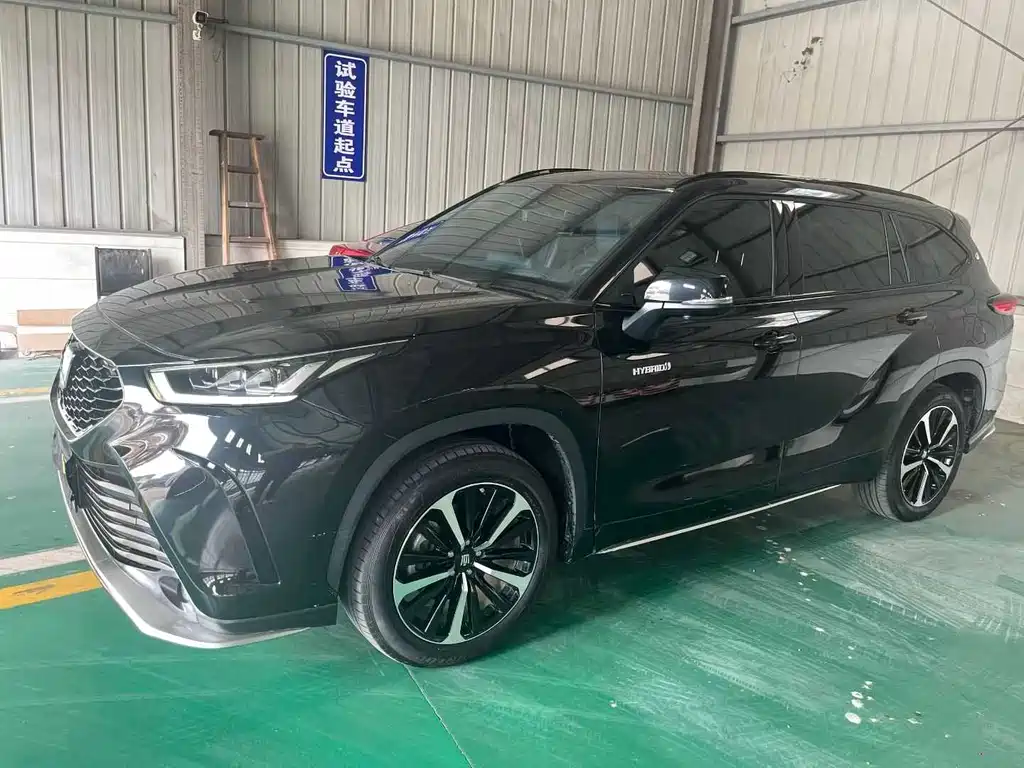 Toyota Crown Kluger