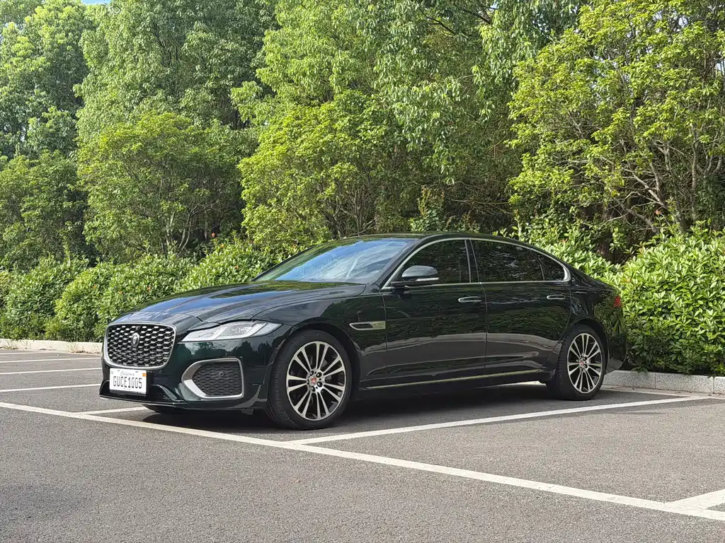 Jaguar XF
