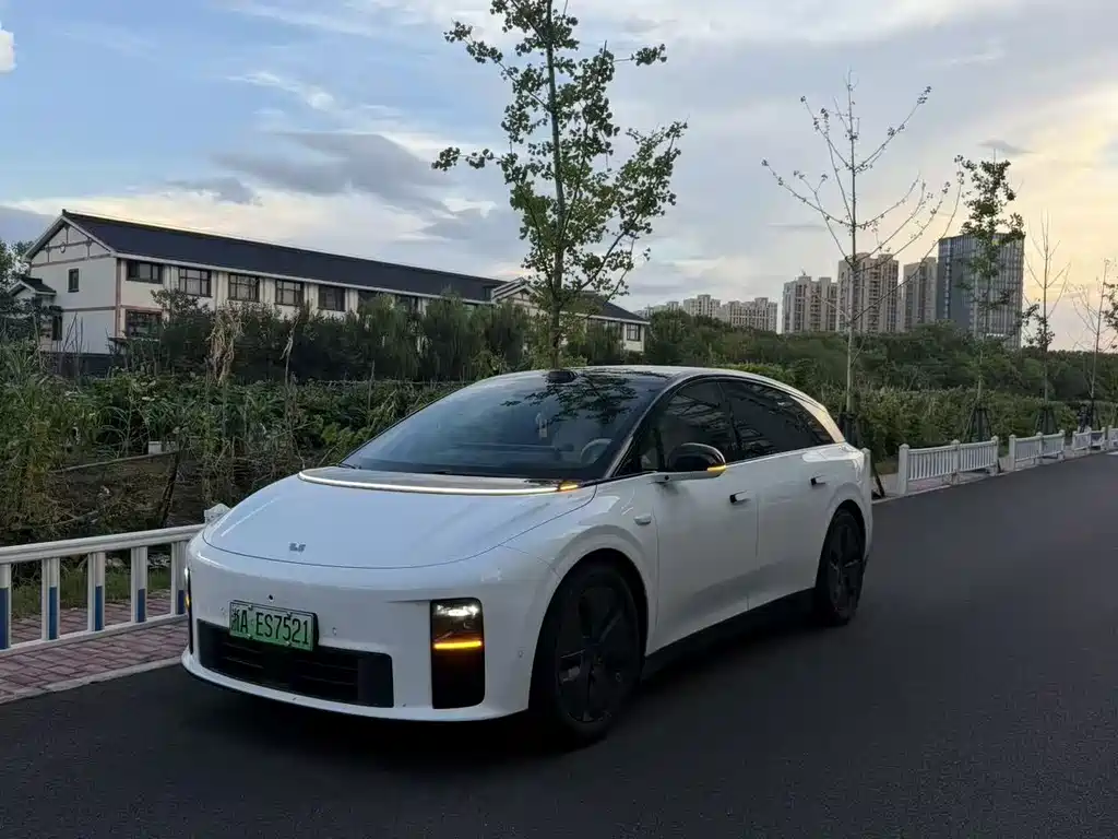LiXiang i6