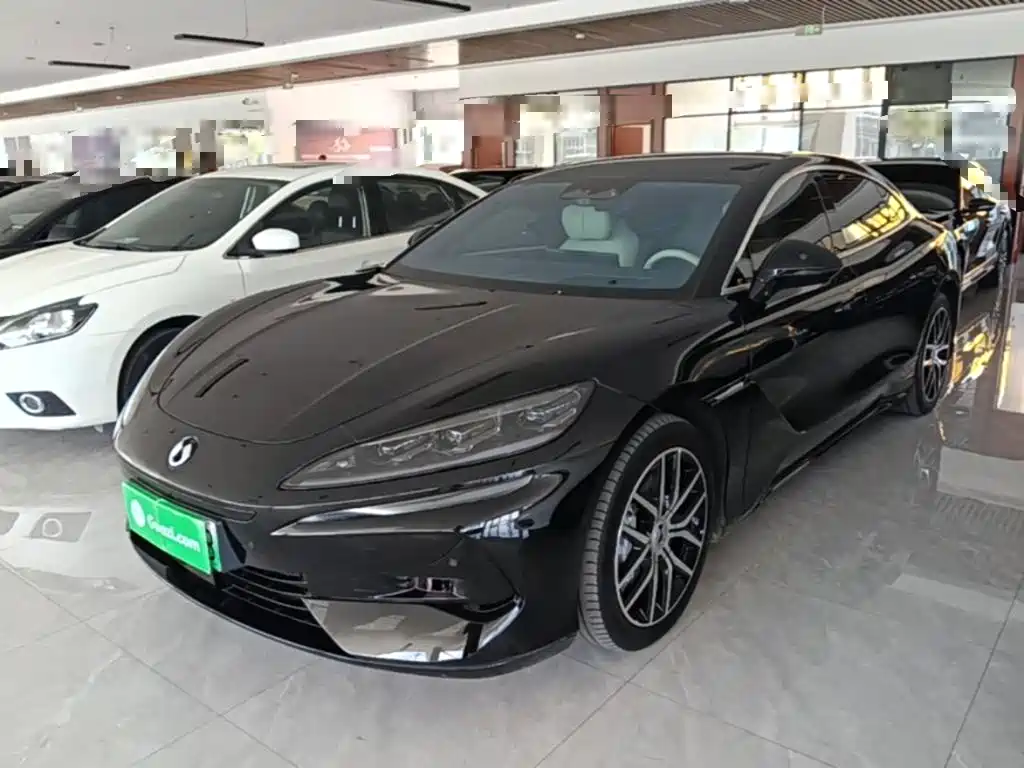 Denza Z9