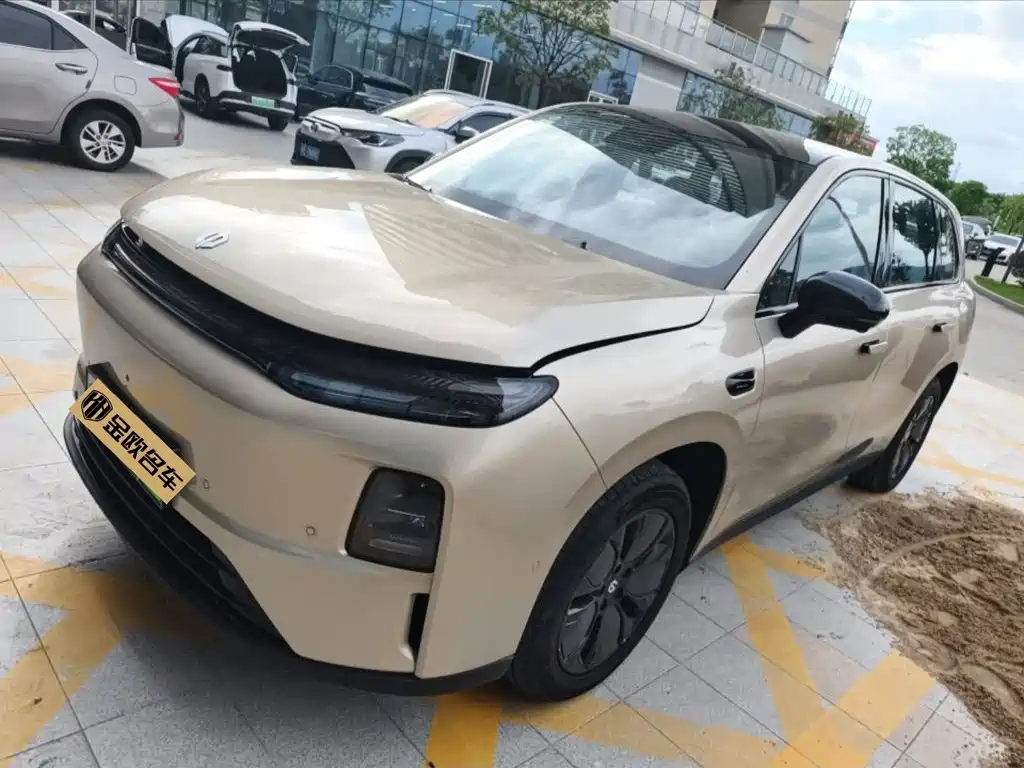 Leapmotor C10