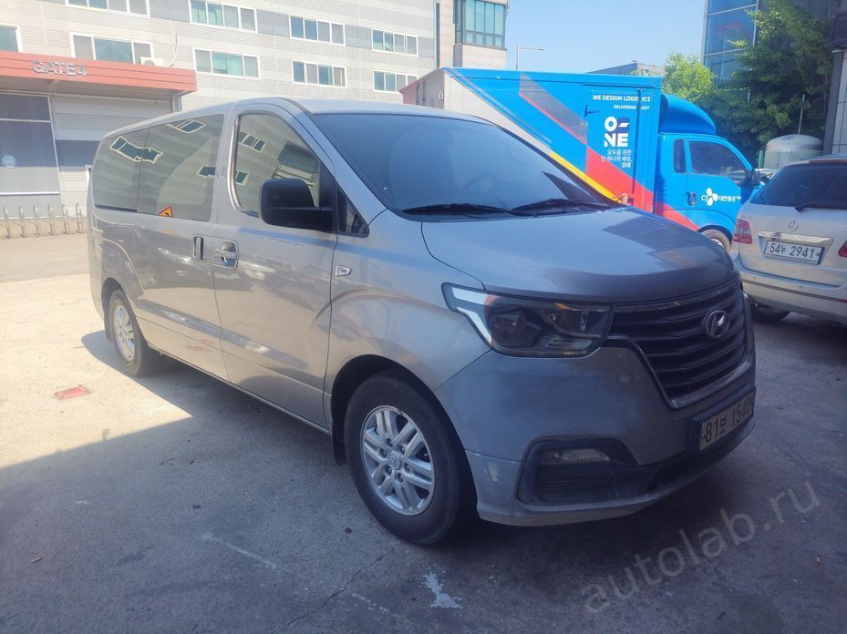 Hyundai Starex