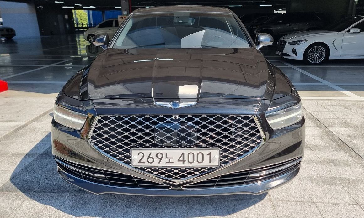 Genesis G90